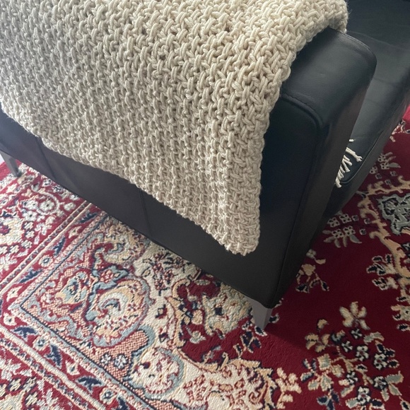 Handmade knitted throw blanket | 40" x 55" - Picture 3 of 10